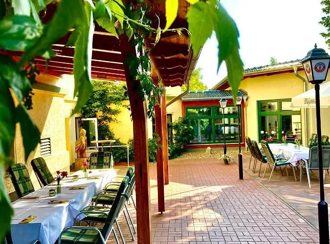 Hotell Am Park 3*